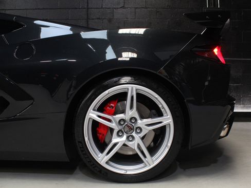 Used 2024 Chevrolet Corvette Stingray Coupe w/ Z51 Performance Package image 5