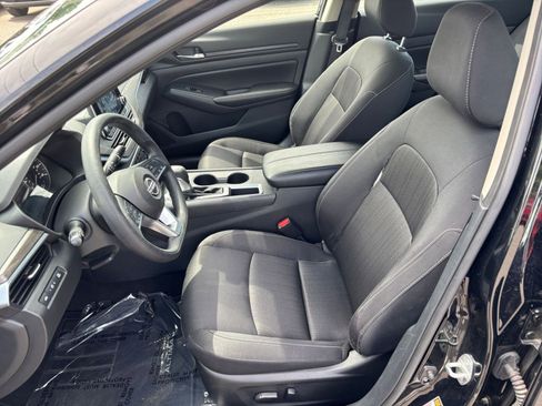 Used 2025 Nissan Altima 2.5 SV image 36