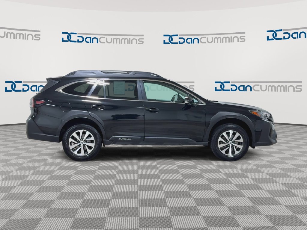 Used 2023 Subaru Outback Premium AWD/4WD image 9