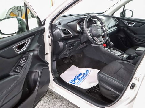 Used 2022 Subaru Forester Premium AWD/4WD image 3