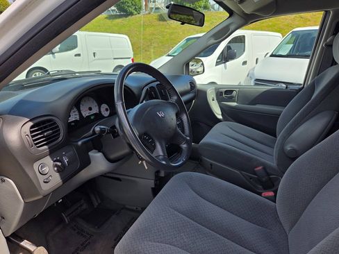 Used 2006 Dodge Grand Caravan SXT FWD image 13