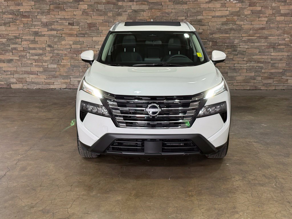 Certified 2025 Nissan Rogue SV w/ SV Premium Package FWD image 3