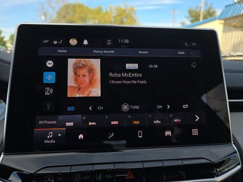 Used 2022 Jeep Compass Limited image 25