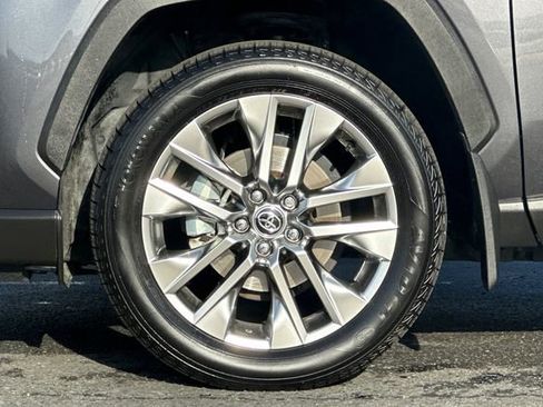 Used 2024 Toyota RAV4 Limited image 30