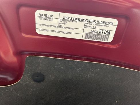 Used 2020 Chrysler Pacifica Touring-L image 14