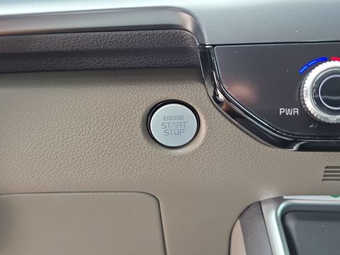 New 2027 Kia Carnival FWD image 27