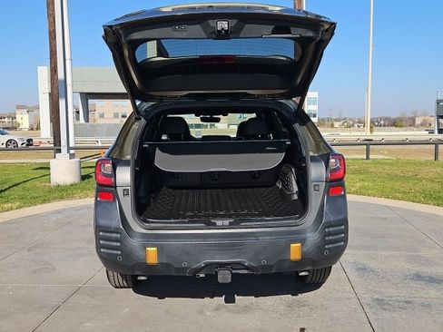 Used 2022 Subaru Outback Wilderness w/ Wilderness Package image 8