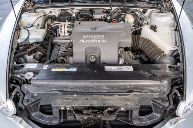 Used 1999 Buick Riviera Supercharged Coupe FWD image 16