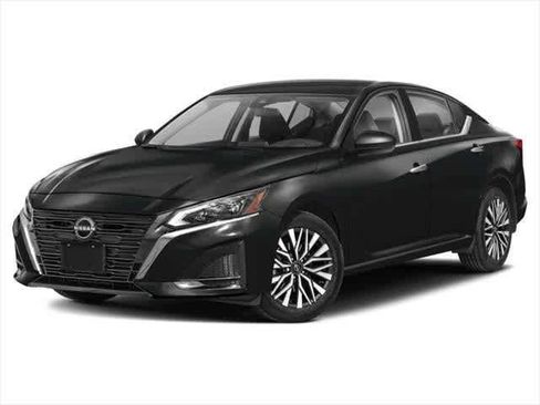 Used 2024 Nissan Altima 2.5 SV image 1