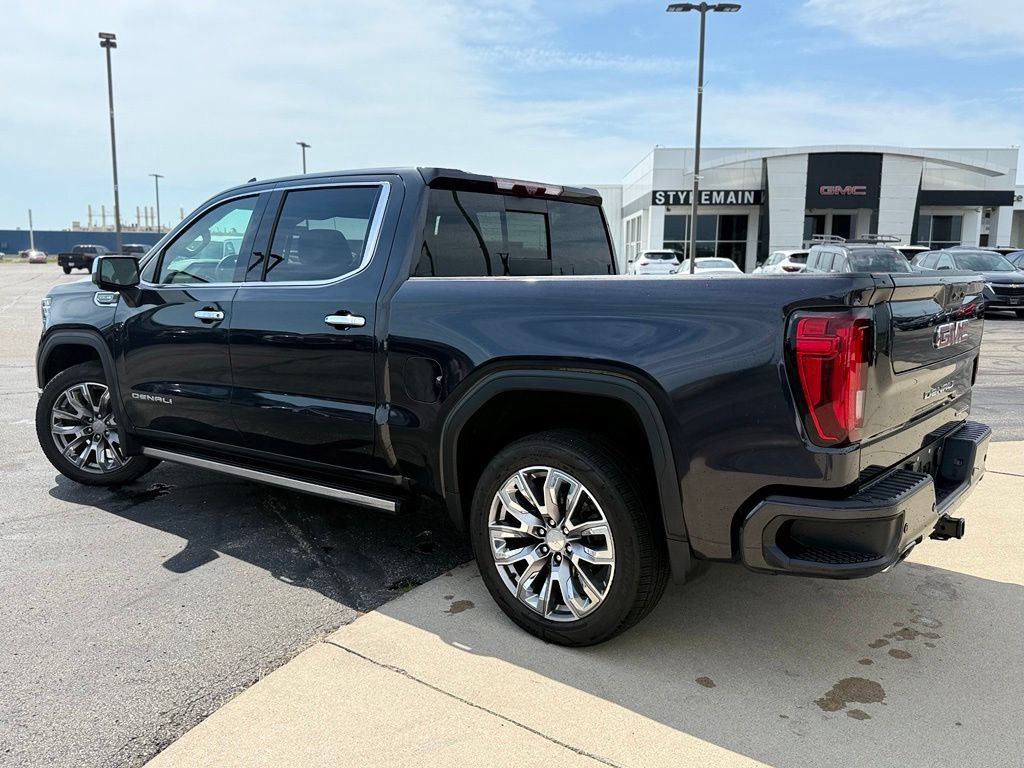 Used 2023 GMC Sierra 1500 Denali w/ Denali Reserve Package AWD/4WD image 3