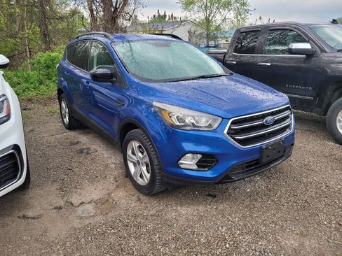 Used 2018 Ford Escape SE w/ SE SYNC Package FWD image 3