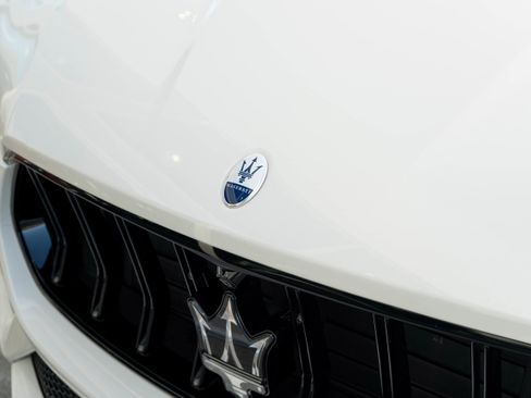 Used 2022 Maserati Levante Modena S image 10