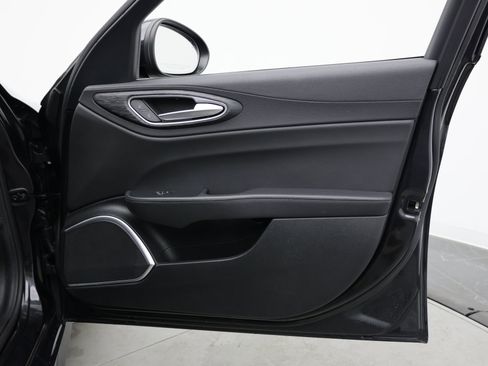 Used 2022 Alfa Romeo Giulia Sprint RWD image 34