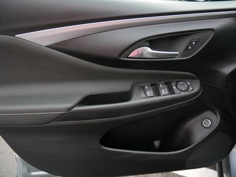 Used 2025 Buick Envista Avenir image 30