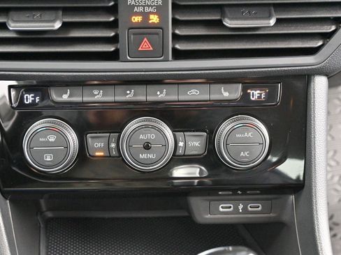 Used 2023 Volkswagen Jetta SE image 23