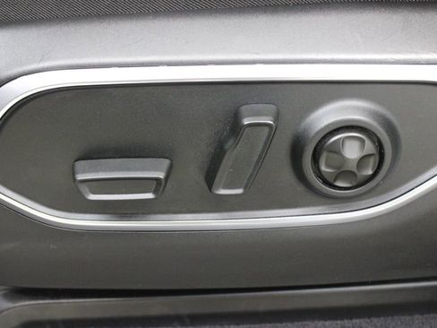Used 2024 Jeep Wagoneer L Series II RWD image 20