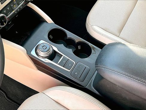 Used 2022 Ford Escape SEL w/ Technology Package image 15