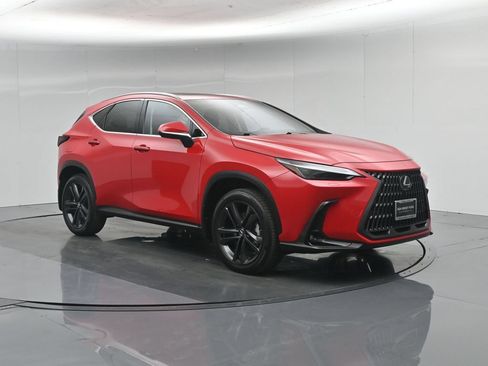 Used 2024 Lexus NX 450h+ AWD w/ Vision Package image 7