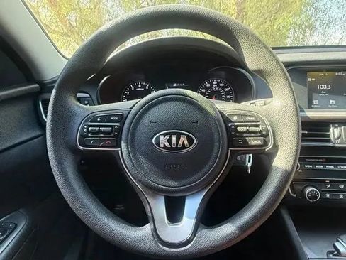 Used 2018 Kia Optima LX w/ 17" Alloy Wheels Package FWD image 20