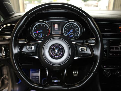 Used 2016 Volkswagen Golf R 4-Door AWD/4WD image 11