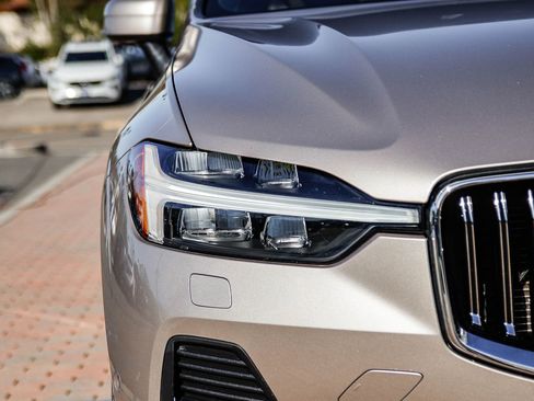 Used 2023 Volvo XC60 B5 Plus w/ Protection Package Premier image 12