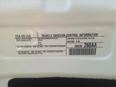 Used 2024 Chrysler Pacifica Limited image 23