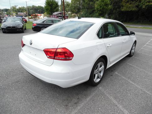 Used 2013 Volkswagen Passat 2.5 SE FWD image 6