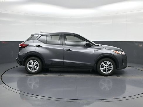 Certified 2025 Nissan Kicks Play S FWD image 11