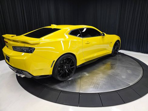 Used 2017 Chevrolet Camaro SS RWD image 15