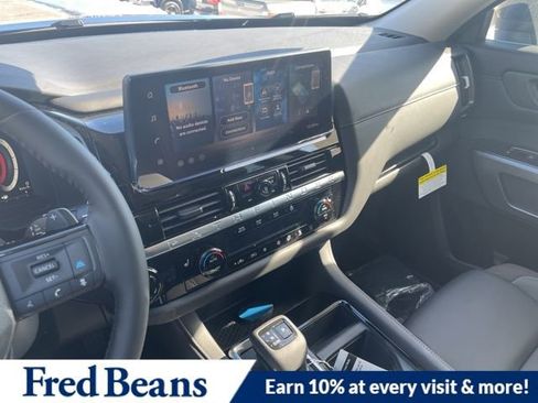 New 2026 Nissan Pathfinder SL image 17