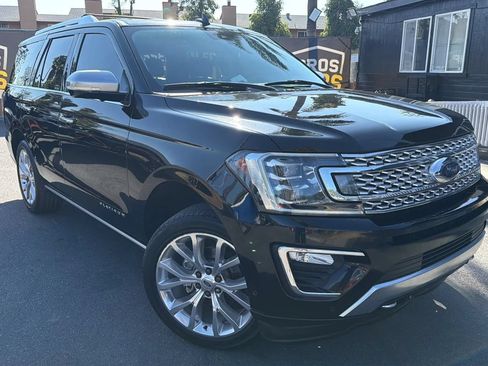 Used 2018 Ford Expedition Platinum AWD/4WD image 2
