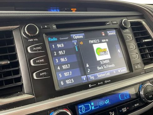 Used 2017 Toyota Highlander XLE AWD/4WD image 7