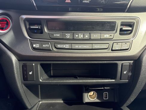 Used 2022 Honda Pilot Sport image 16