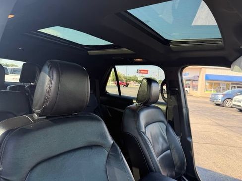 Used 2018 Ford Explorer XLT w/ Equipment Group 202A AWD/4WD image 37