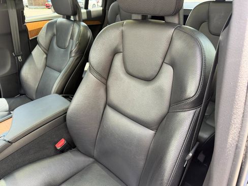 Used 2022 Volvo XC90 T6 Momentum w/ Protection Package Premier AWD/4WD image 25