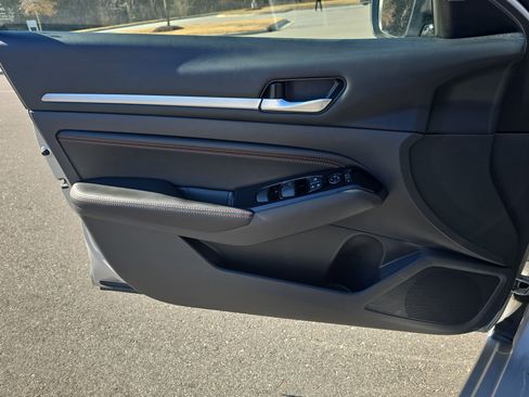 Used 2023 Nissan Altima 2.5 SR image 29