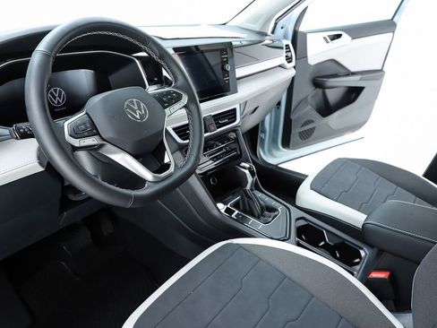 New 2026 Volkswagen Taos SE FWD image 19