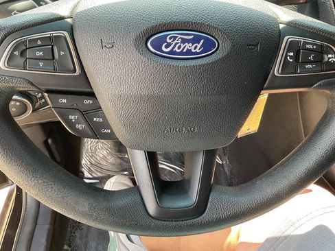 Used 2018 Ford Focus SE FWD image 17