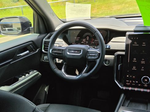 Used 2024 GMC Acadia AT4 w/ Luxury Package AWD/4WD image 15