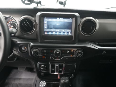 Used 2022 Jeep Wrangler Unlimited Sport AWD/4WD image 19