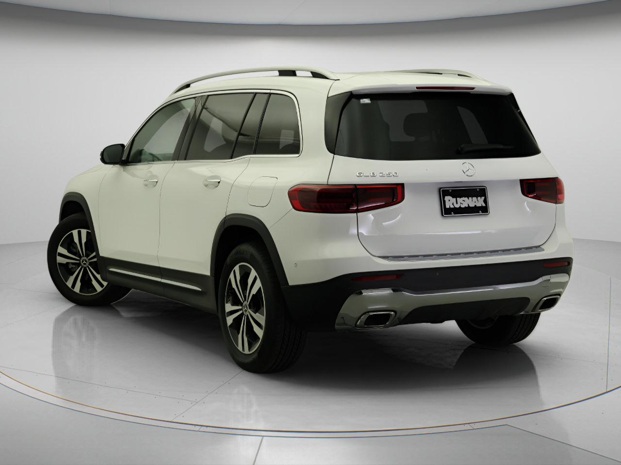 New 2026 Mercedes-Benz GLB 250 image 2