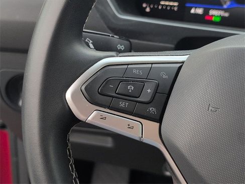 Used 2022 Volkswagen Tiguan SE image 24