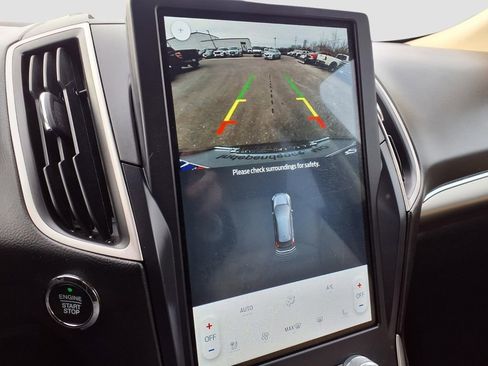 Used 2022 Ford Edge SEL w/ Convenience Package image 13