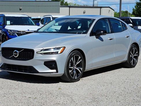 Used 2024 Volvo S60 B5 Core FWD image 10