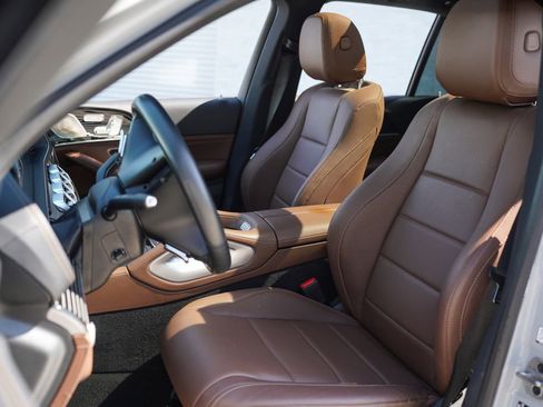 Used 2024 Mercedes-Benz GLE 350 4MATIC w/ AMG Line Exterior image 21