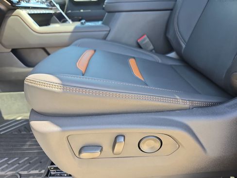 New 2026 GMC Sierra 2500 AT4 w/ AT4 Premium Plus Package image 30