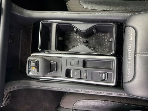 Used 2023 Nissan Pathfinder SL w/ SL Premium Package FWD image 32