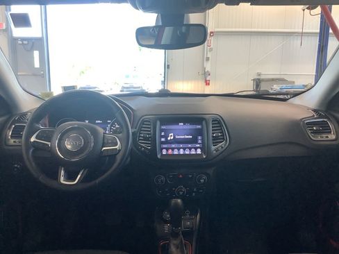 Used 2018 Jeep Compass Trailhawk w/ Cold Weather Group AWD/4WD image 7