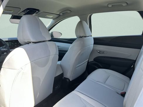 Certified 2025 Hyundai Tucson SE FWD image 18