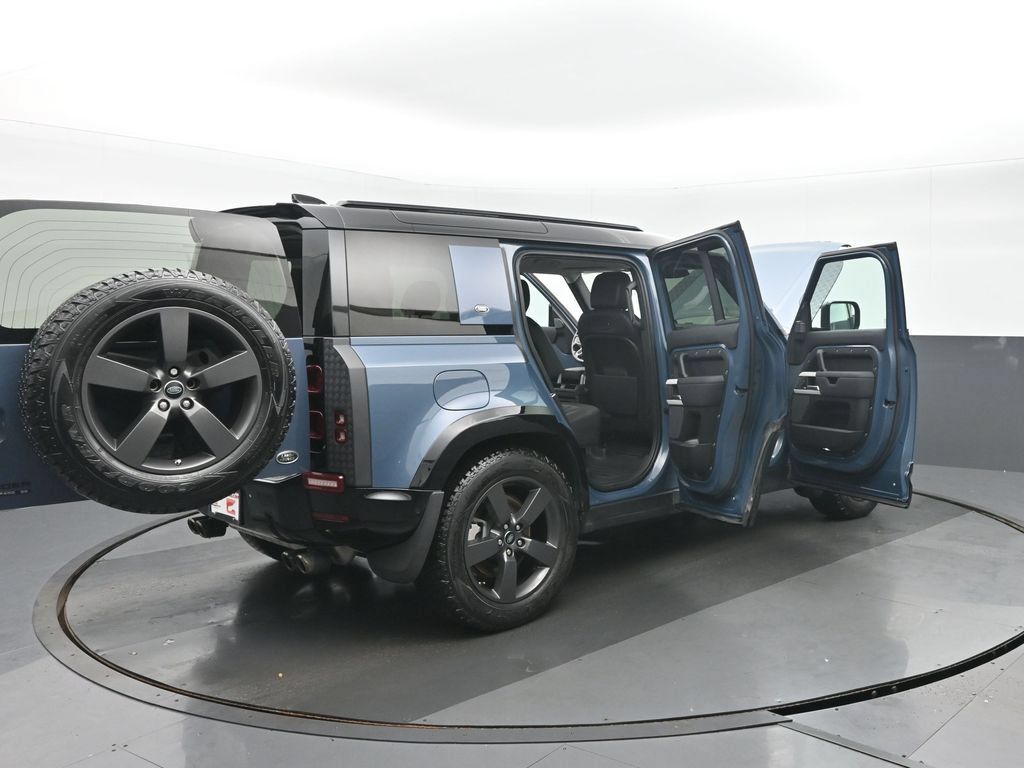 Used 2020 Land Rover Defender 110 SE AWD/4WD image 38